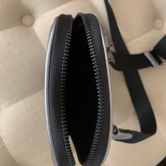 Coach Phone Crossbody - Picture 10 of 11